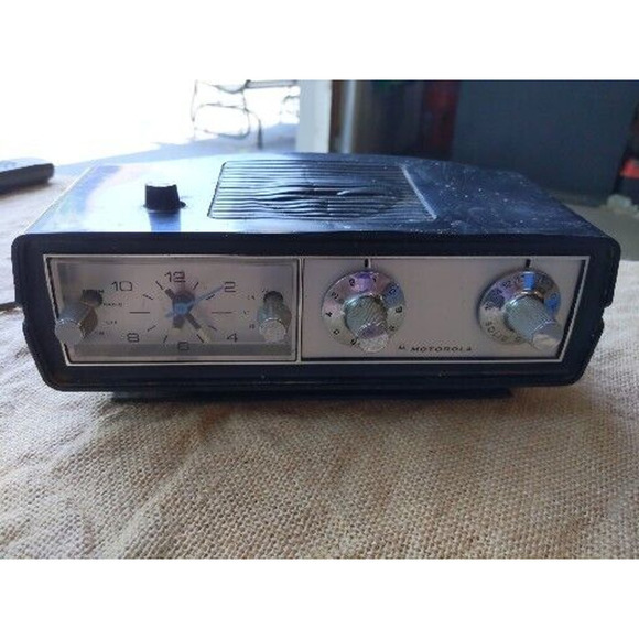 Vintage Motorola XC3GU Alarm Clock Radio Working - Picture 1 of 4